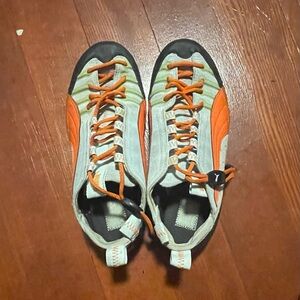 Puma woman’s Climbing Shoes